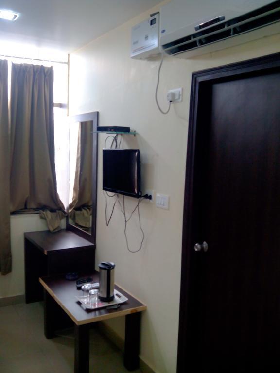 Hotel R K International 2*