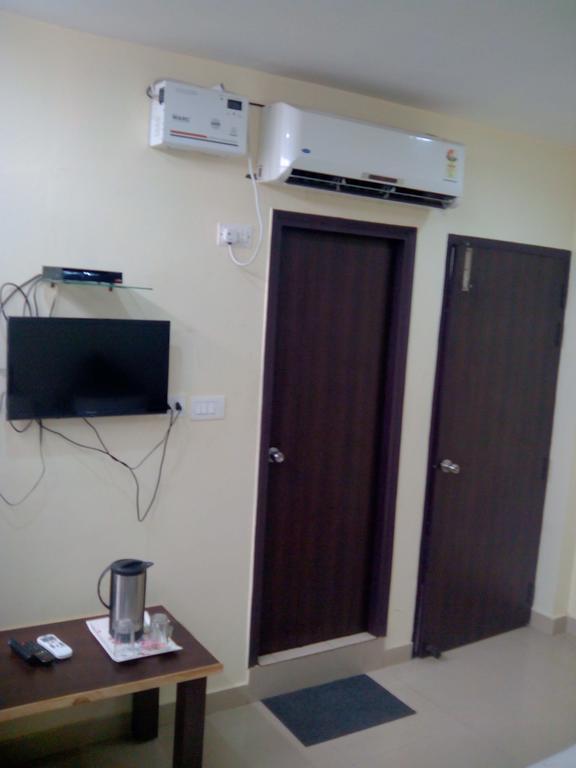 Hotel R K International 2*